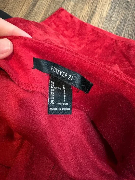 🔆 Forever 21 red faux suede mini skirt - Picture 2 of 3